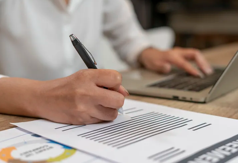 新手选电子合同平台？4 个关键因素帮你避坑