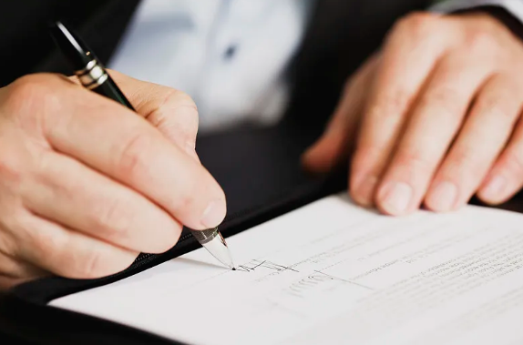 电子合同平台怎么挑？4 个关键维度帮你选对，不知道一定要看