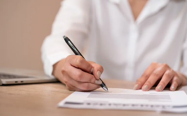 电子合同平台怎么挑？新手必看 3 个关键因素，快来了解